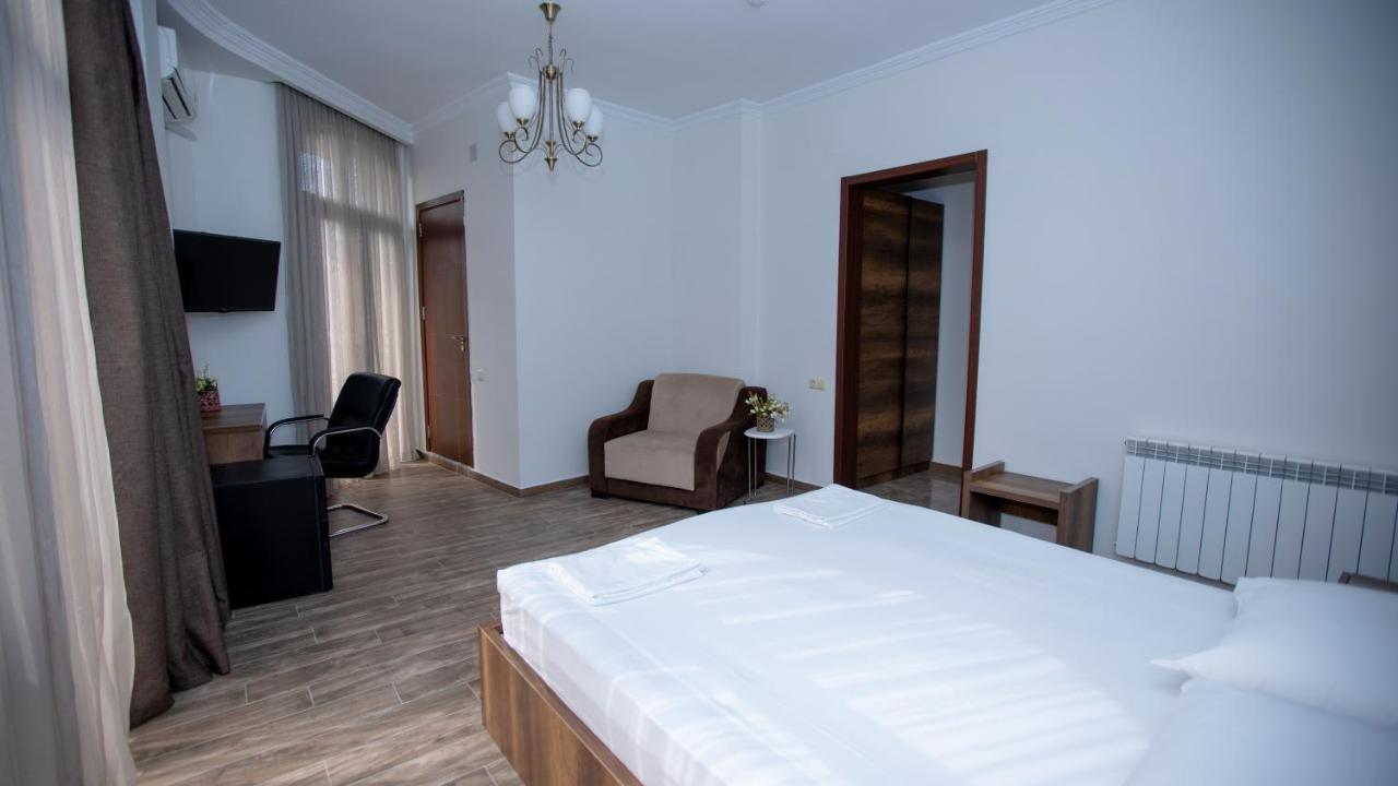 Royal Venezia Hotel Batumi Exterior foto