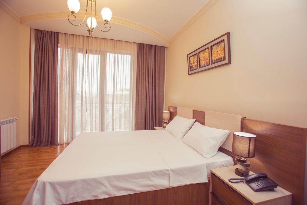 Royal Venezia Hotel Batumi Habitación foto