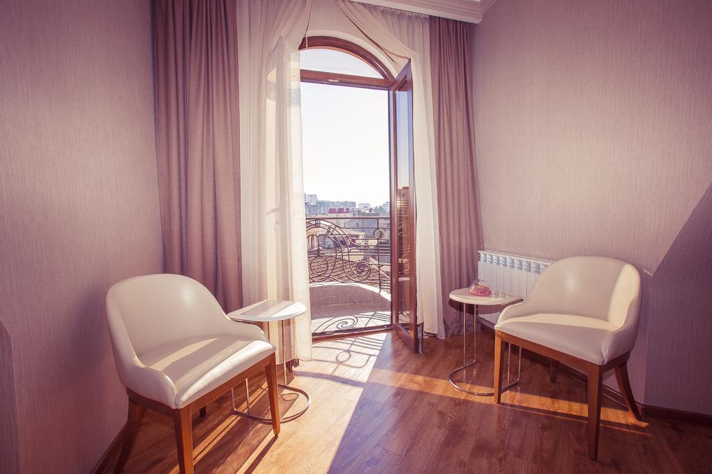 Royal Venezia Hotel Batumi Habitación foto