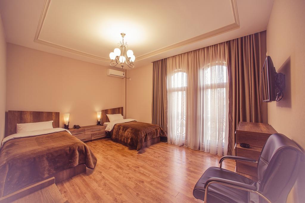 Royal Venezia Hotel Batumi Habitación foto